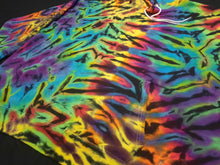 Load image into Gallery viewer, Tagged 3XL, runs small. 2XL best fit. Scrunch hoodie.