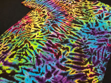 Load image into Gallery viewer, 2XL. Scrunch tee.
