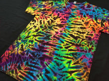 Load image into Gallery viewer, Large. Scrunch tee.
