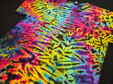 Load image into Gallery viewer, 2XL. Scrunch tee.
