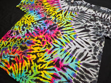 Load image into Gallery viewer, 3XL. Zig zag scrunch tee.
