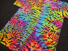 Load image into Gallery viewer, XL. Scrunch tee.
