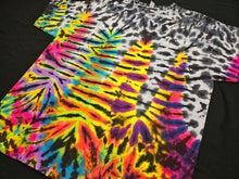 Load image into Gallery viewer, 2XL. Wavy scrunch tee.
