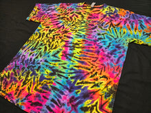 Load image into Gallery viewer, XL. Scrunch tee.

