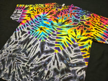 Load image into Gallery viewer, 2XL. Zig zag scrunch tee.
