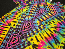 Load image into Gallery viewer, 2XL. Diamond gradient tee.
