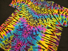 Load image into Gallery viewer, 2XL. Mandala tee.
