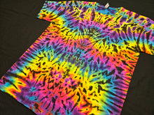 Load image into Gallery viewer, Large. Psychedelic scrunch tee.
