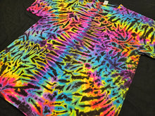 Load image into Gallery viewer, 2XL. Scrunch tee.
