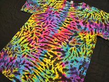 Load image into Gallery viewer, Large. Scrunch tee.
