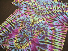 Load image into Gallery viewer, 2XL. Mandala tee.
