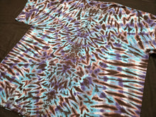 Load image into Gallery viewer, 3XL. Mandala tee.
