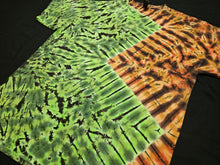 Load image into Gallery viewer, XL. Zig zag scrunch tee.
