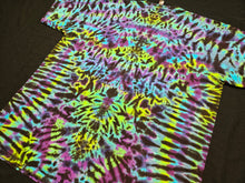Load image into Gallery viewer, 2XL. Psychedelic scrunch tee.
