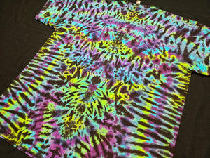 2XL. Psychedelic scrunch tee.