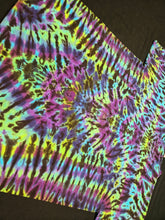 Load image into Gallery viewer, XL. Psychedelic scrunch tee.
