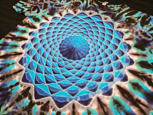 2XL. Mandala tee.
