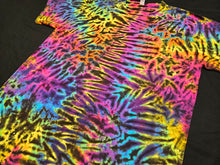 Load image into Gallery viewer, XL. Scrunch tee.
