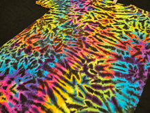 Load image into Gallery viewer, XL. Scrunch tee.
