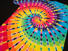 Load image into Gallery viewer, XL. Spiral tee.
