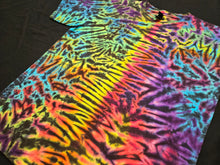 Load image into Gallery viewer, Large. Scrunch tee.
