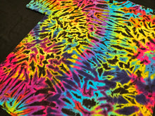 Load image into Gallery viewer, 2XL. Scrunch tee.
