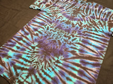 Load image into Gallery viewer, Medium. Mandala tee.
