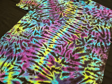 Load image into Gallery viewer, 2XL. Scrunch tee.

