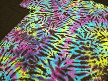 Load image into Gallery viewer, XL. Scrunch tee.
