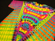 Load image into Gallery viewer, 2XL. Psychedelic V tee.
