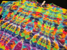 Load image into Gallery viewer, XL. Psychedelic tee.
