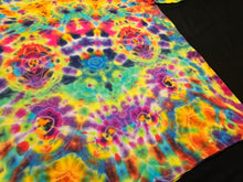 Load image into Gallery viewer, Large. Psychedelic tee.
