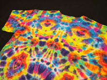 Load image into Gallery viewer, Large. Psychedelic tee.
