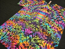 Load image into Gallery viewer, XL. Psychedelic scrunch tee.
