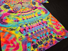 Load image into Gallery viewer, Medium. Mandala psychedelia tee.
