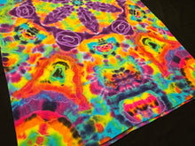 Load image into Gallery viewer, Large. Mandala psychedelia tee.

