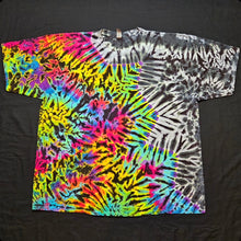 Load image into Gallery viewer, 3XL. Zig zag scrunch tee.
