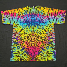 Load image into Gallery viewer, XL. Psychedelic scrunch tee.
