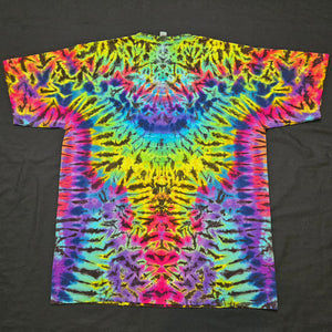 XL. Psychedelic scrunch tee.