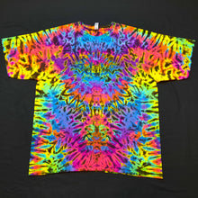 Load image into Gallery viewer, 2XL. Psychedelic scrunch tee.
