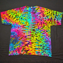Load image into Gallery viewer, 2XL. Scrunch tee.
