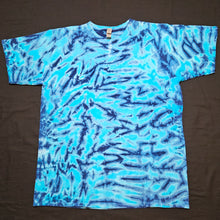 Load image into Gallery viewer, XL. Scrunch tee.
