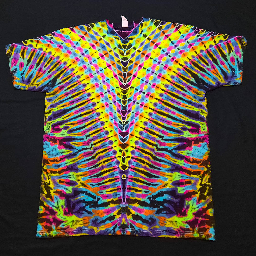 Large. Psychedelic V tee.