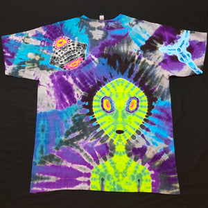 XL. Alien/ufo combo tee.