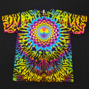 XL. Mandala tee.