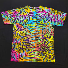Load image into Gallery viewer, Large. Scrunch tee.

