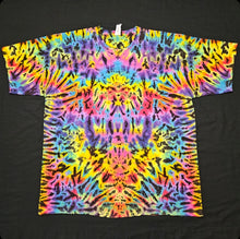 Load image into Gallery viewer, 2XL. Psychedelic scrunch tee.
