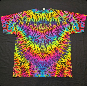 2XL. Diamond gradient tee.