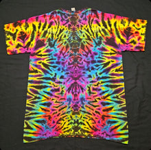 Load image into Gallery viewer, Medium. Mandala tee.
