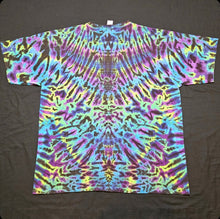 Load image into Gallery viewer, 2XL. Diamond/ geode combo tee.
